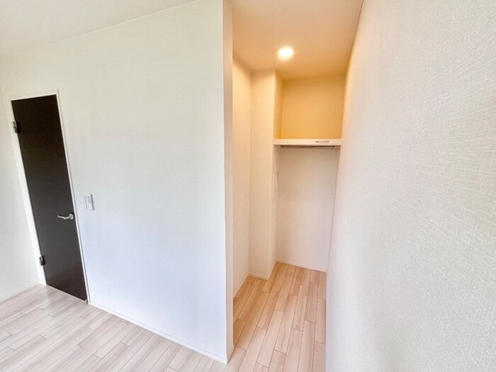 物件内観写真12　(収納)