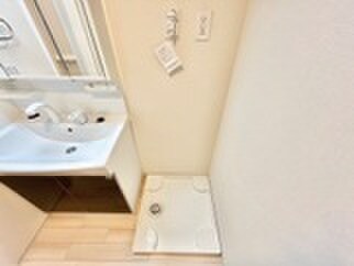 物件内観写真13　(洗濯機置場)