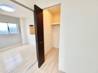 物件内観写真18　(収納)