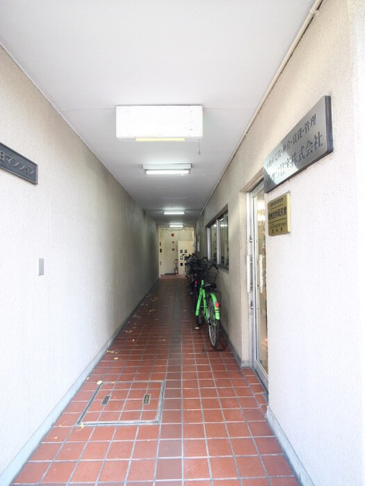 物件外観写真4　(エントランス部分)