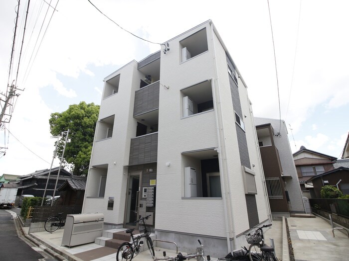 物件外観写真1　(外観写真)