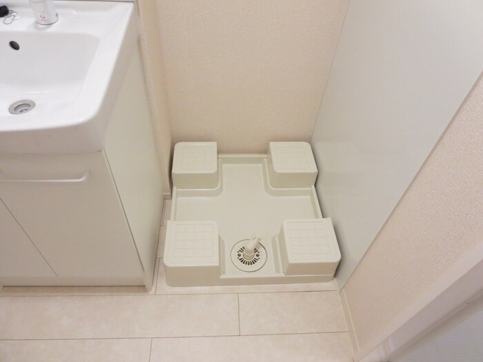 物件内観写真11　(洗濯機置場)