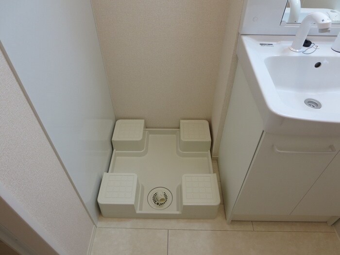 物件内観写真17　(洗濯機置場)