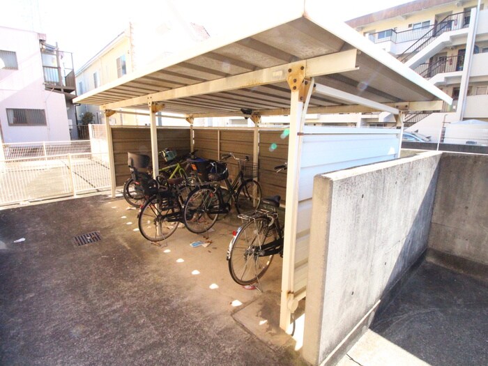 物件外観写真6　(駐輪場)