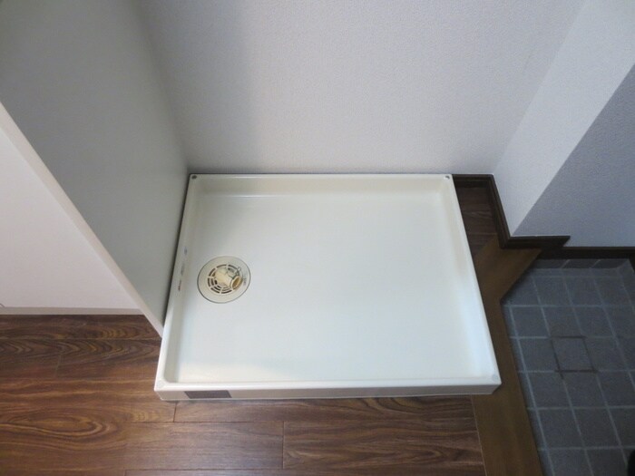 物件内観写真12　(洗濯機置場)