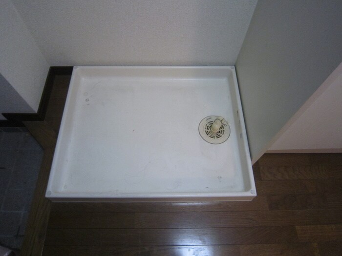 物件内観写真13　(洗濯機置場)