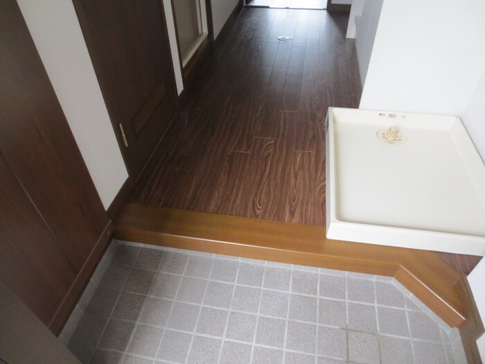 物件内観写真15　(玄関)