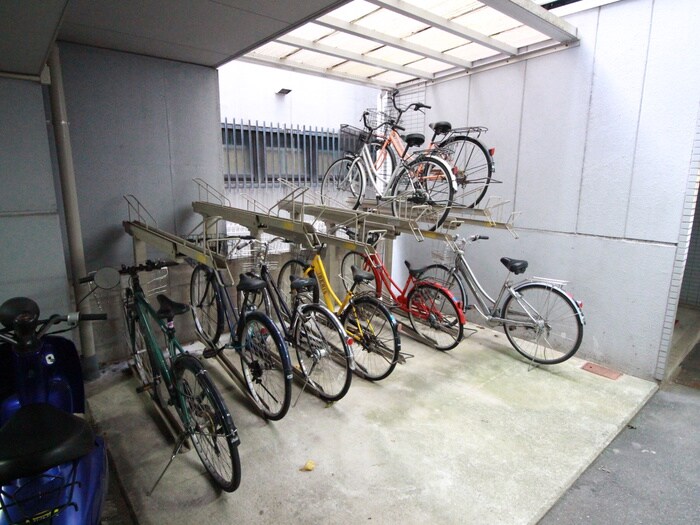 物件外観写真6　(駐輪場)