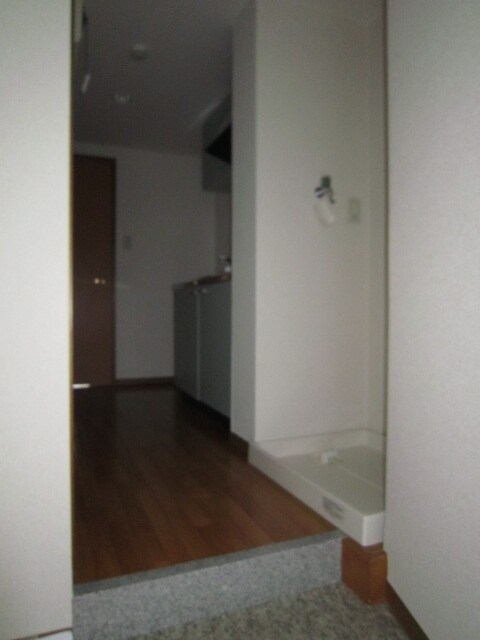 物件内観写真16　(玄関)