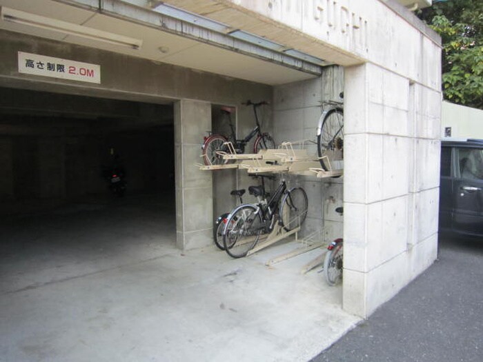 物件外観写真3　(駐輪場)