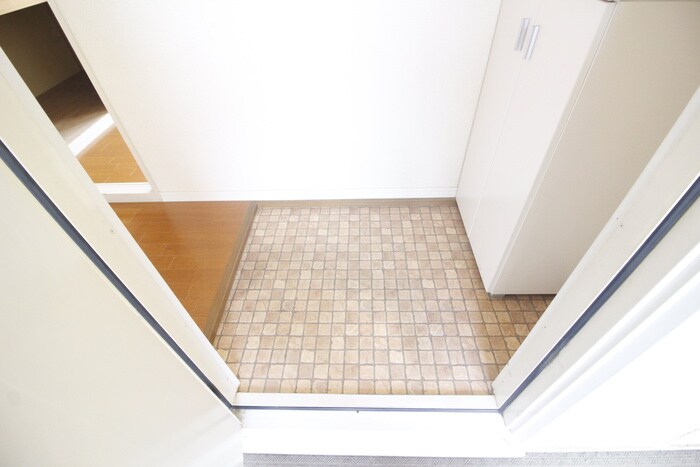 物件内観写真13　(玄関)