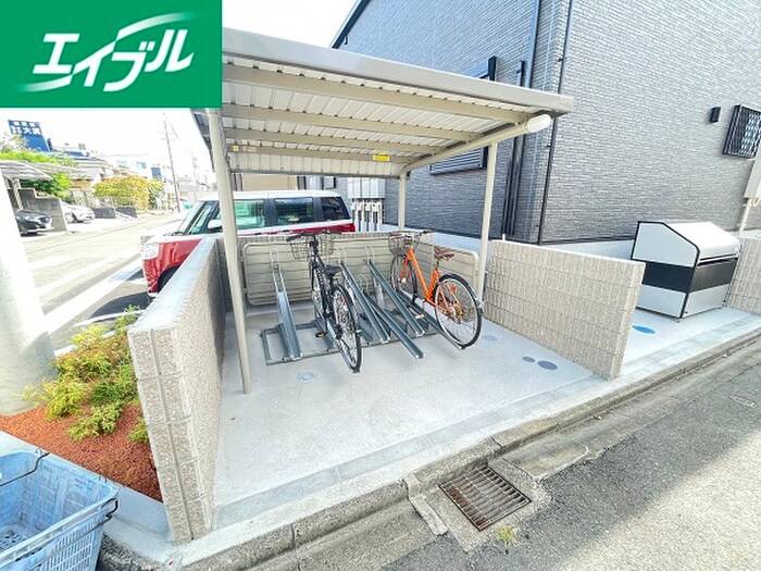 物件外観写真5　(駐輪場)