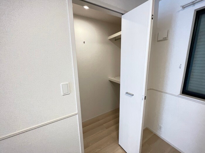 物件内観写真12　(収納)
