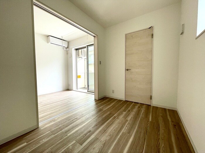 物件内観写真8　(居室)