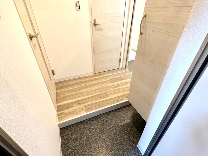 物件内観写真14　(玄関)