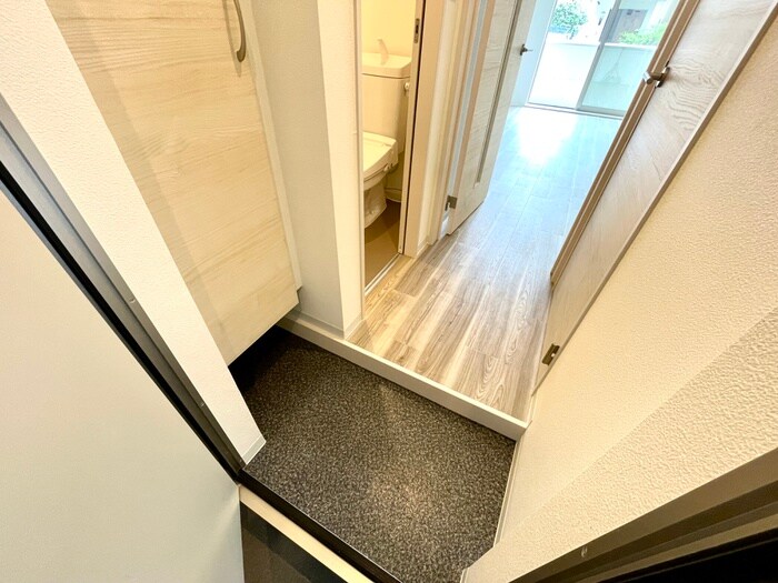 物件内観写真15　(玄関)