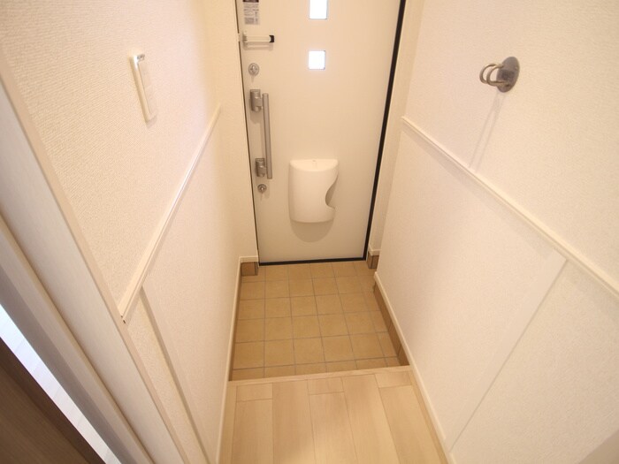物件内観写真20　(玄関)