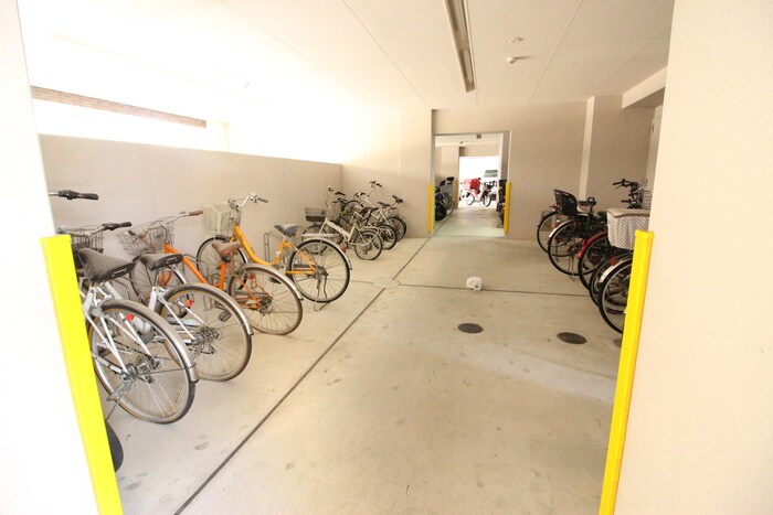 物件外観写真5　(駐輪場)