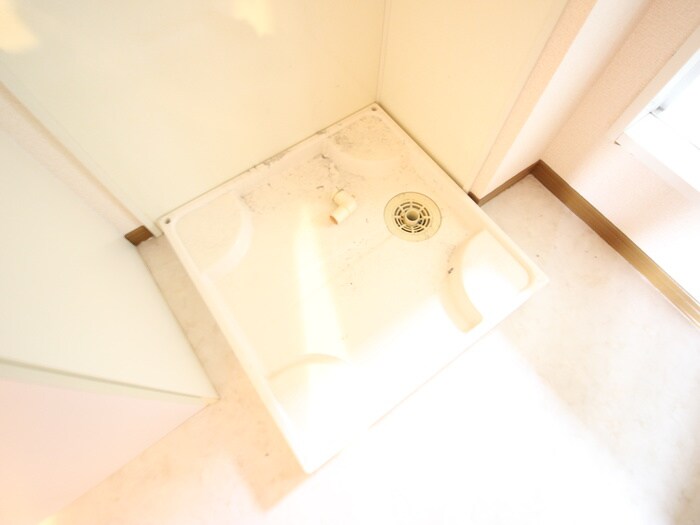 物件内観写真9　(洗濯機置場)