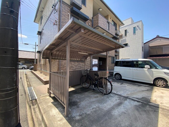 物件外観写真6　(駐輪場)