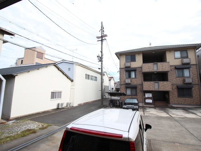 物件内観写真16　(室内からの展望)