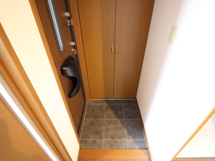 物件内観写真17　(玄関)