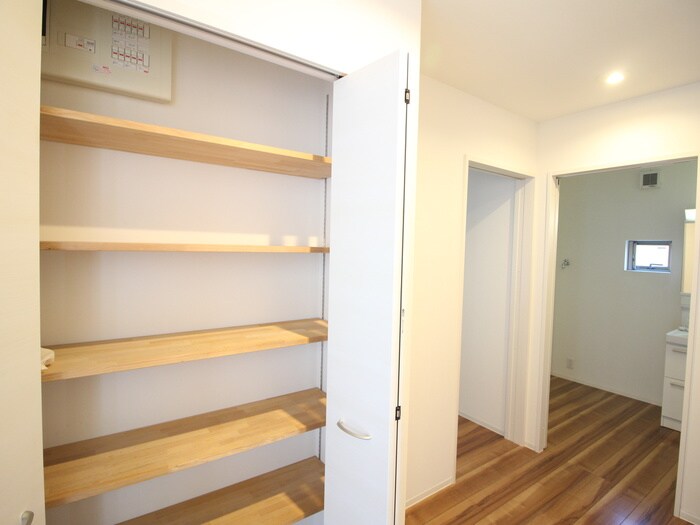 物件内観写真13　(靴箱)