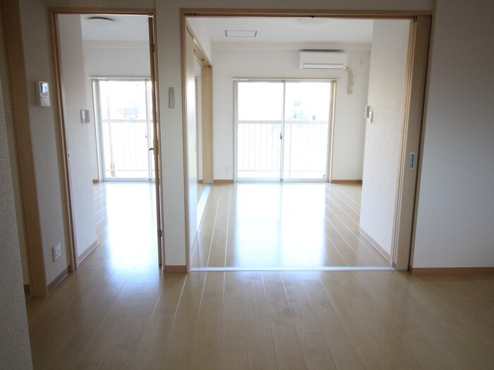 物件内観写真6　(居室)