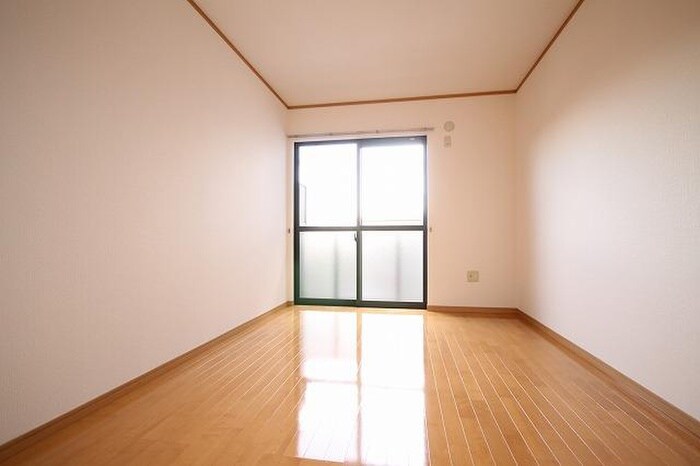 物件内観写真4　(居室)