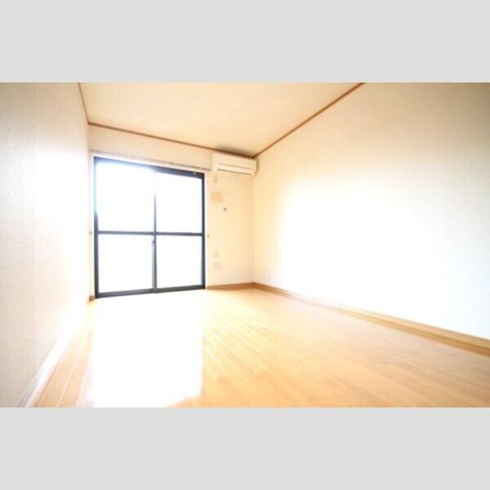 物件内観写真4　(居室)