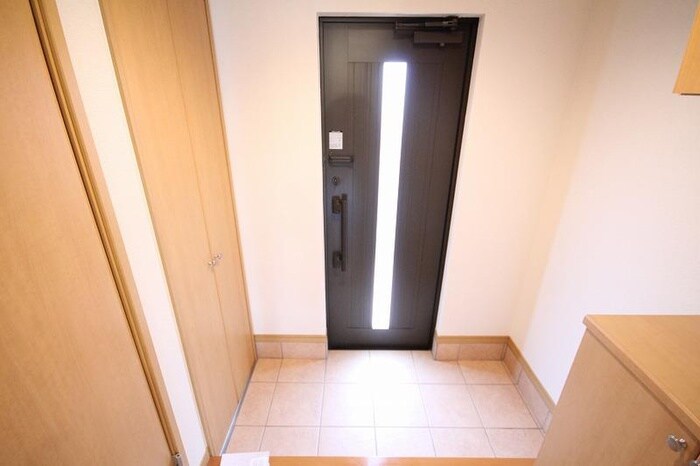 物件内観写真19　(玄関)