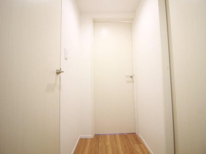 物件内観写真17　(廊下)