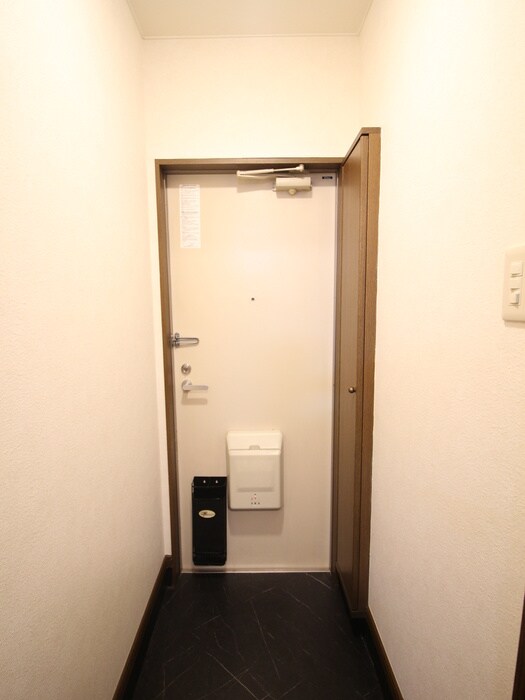 物件内観写真20　(玄関)