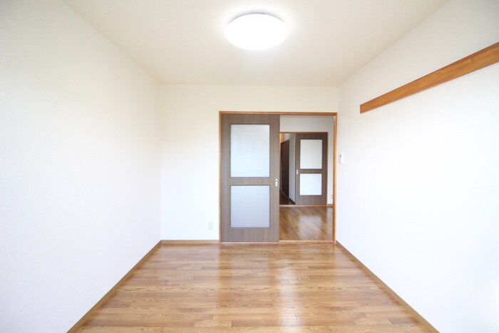 物件内観写真10　(居室)