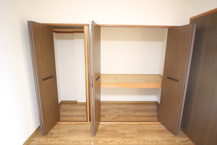 物件内観写真13　(収納)