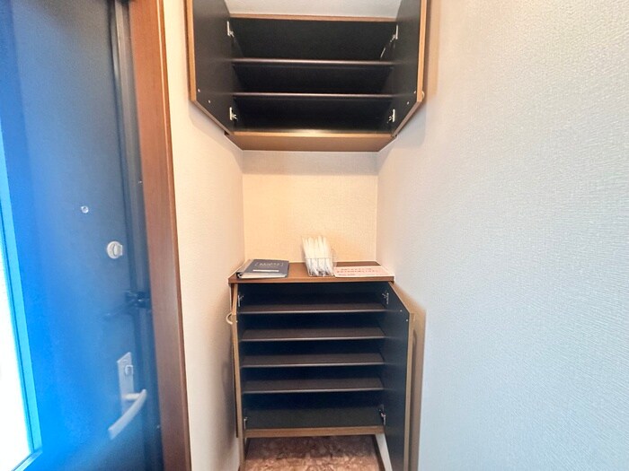 物件内観写真16　(靴箱)