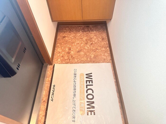 物件内観写真18　(玄関)