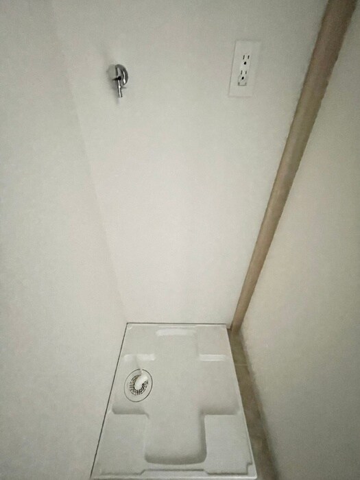 物件内観写真14　(洗濯機置場)