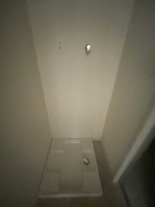 物件内観写真14　(洗濯機置場)