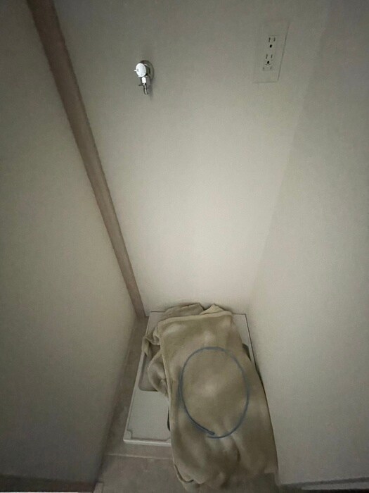 物件内観写真14　(洗濯機置場)