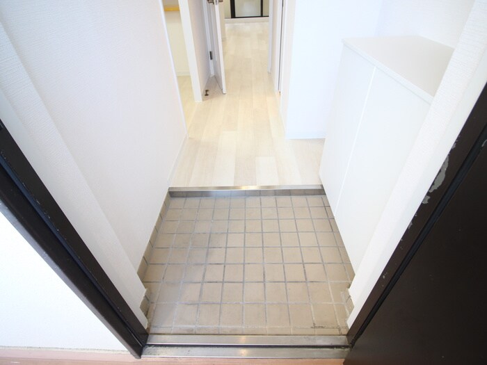 物件内観写真14　(玄関)