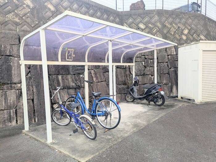 物件外観写真5　(駐輪場)