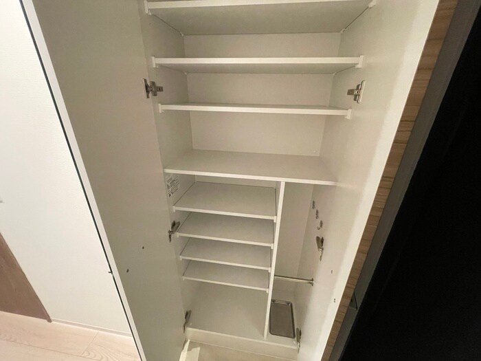 物件内観写真15　(靴箱)