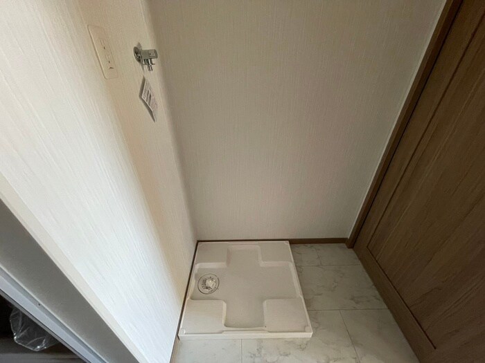 物件内観写真18　(洗濯機置場)