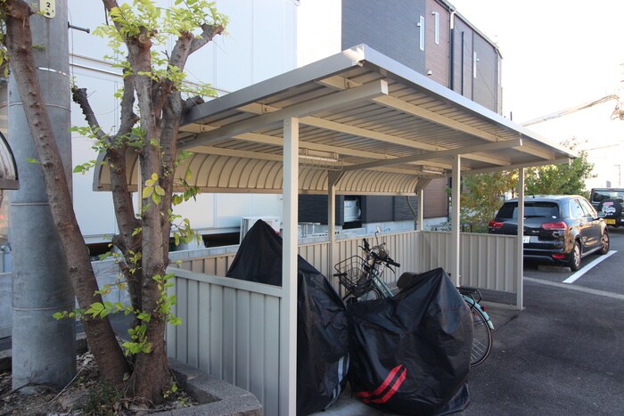 物件外観写真2　(駐輪場)