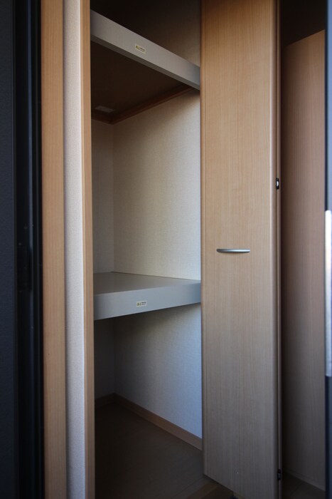 物件内観写真6　(収納)