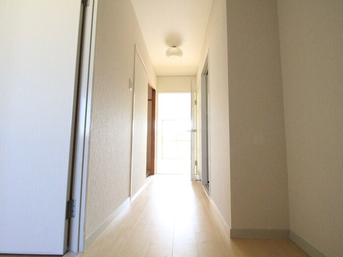 物件内観写真20　(廊下)