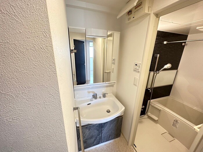 物件内観写真13　(洗面)