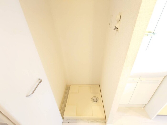 物件内観写真20　(洗濯機置場)