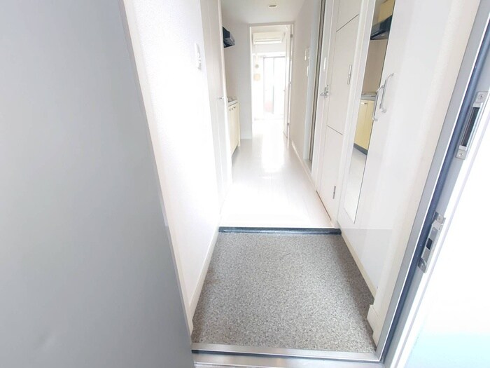 物件内観写真22　(玄関)